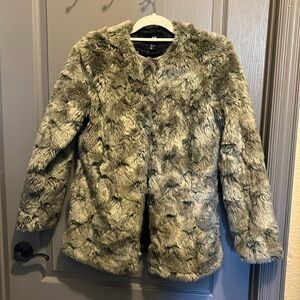 ♥️ HM Faux Fur Coat Gray Women Winter Jackets Plush Teddy Style Pockets Size 4